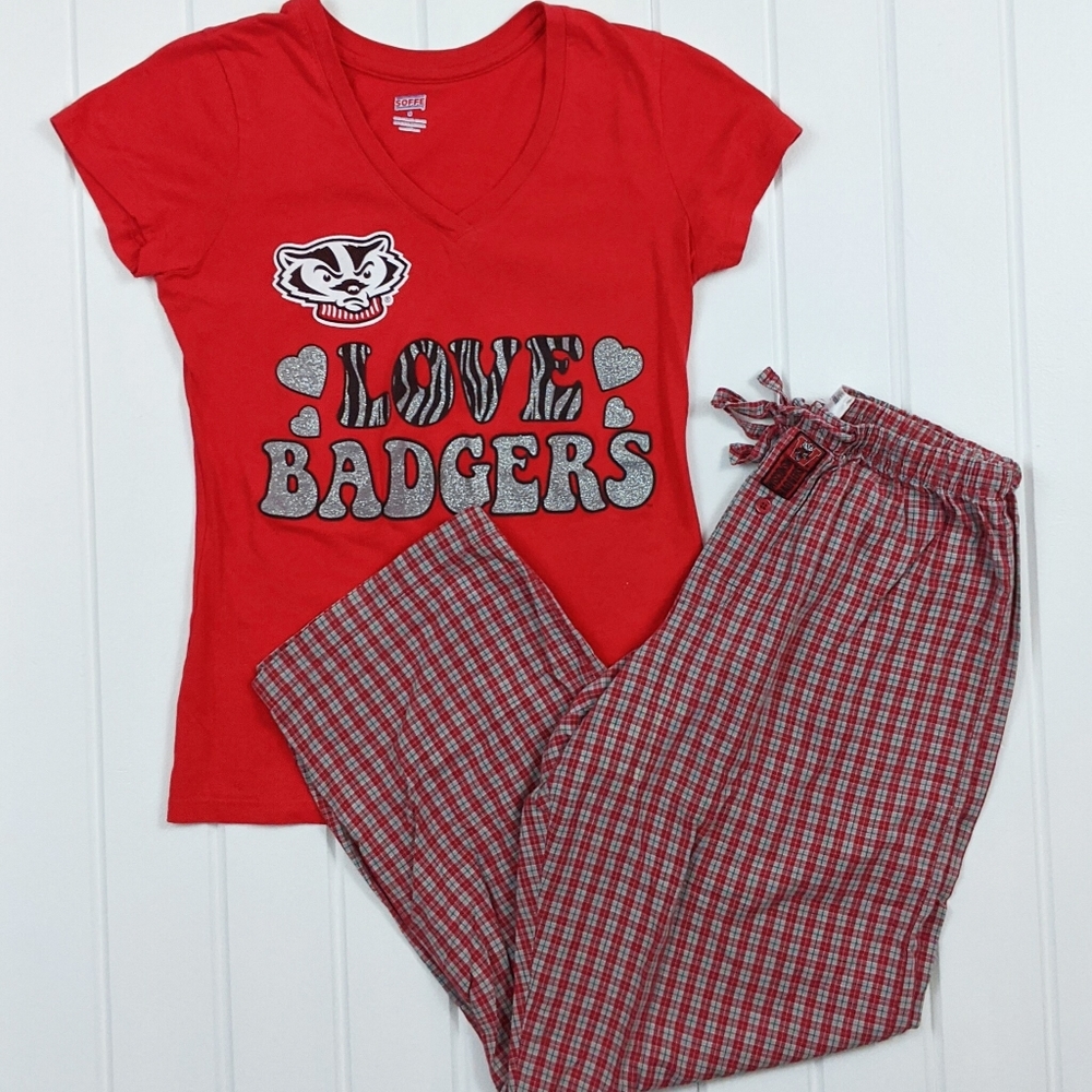 Wisconsin Badgers Shirt & Sweatpants Outfit